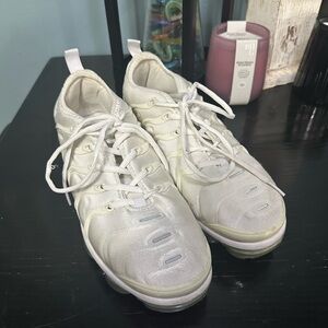 Nike VaporMax Lace-Up Sneakers white/pure platinum